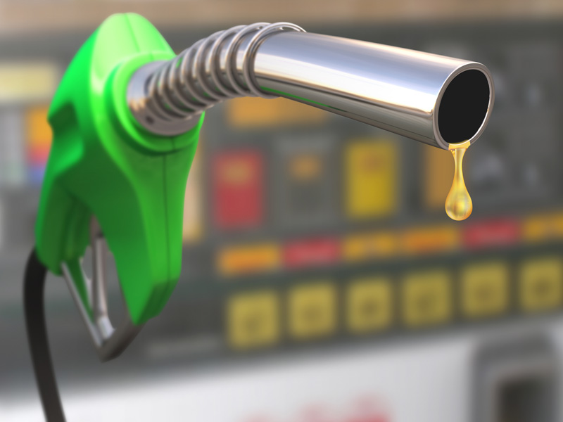 Precios del petróleo pierden más de 2% ante menor demanda de combustible en EU